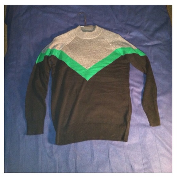 Forever 21 sweater top - Picture 1 of 1