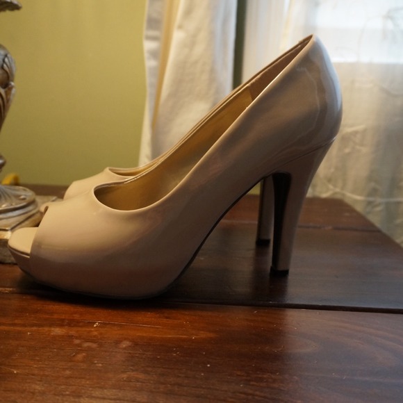 9&Co high heel shoes