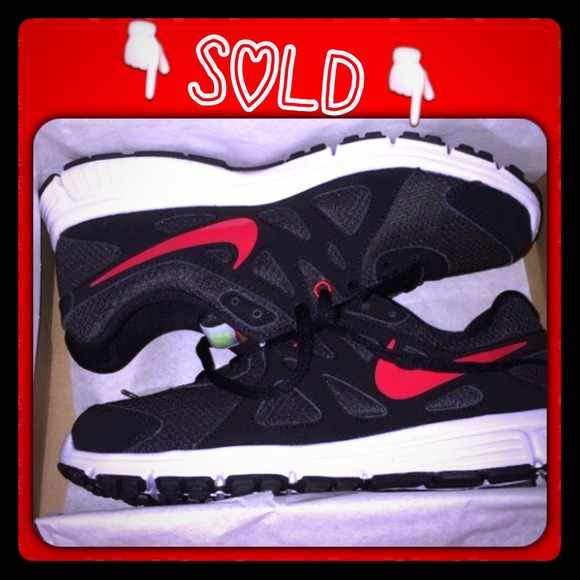 Nike Revolution 2  🔴SOLD🔴 - Picture 1 of 3