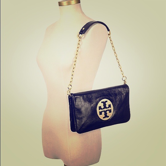 I am looking for this clutch... Anyone?!