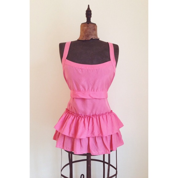 Banana Republic Tops - ♥️SOLD Banana Republic silk tank