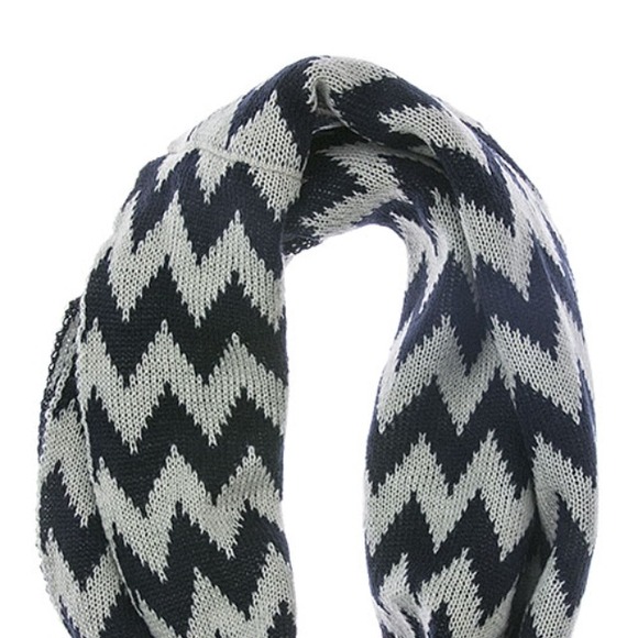 Navy chevron scarf!!! Super cute! NWT - Picture 2 of 2