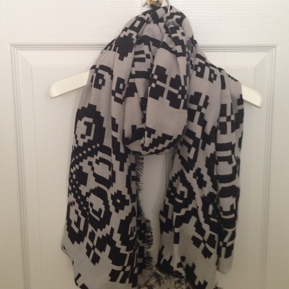 Michael Stars Accessories - Michael Stars scarf NWT!!!  😍😍