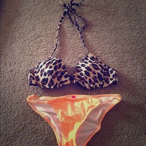 NEVER WORN VS BIKINI 🚫hold till sinday🚫