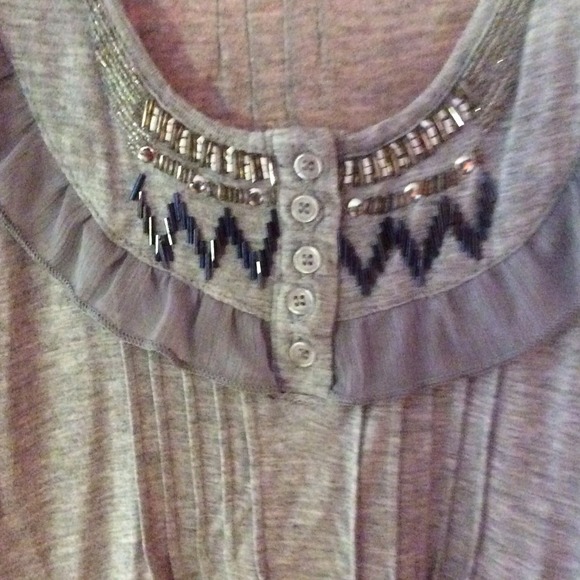 ❌SOLD IN BUNDLE ❌Gray dress with beading detail - Picture 2 of 4