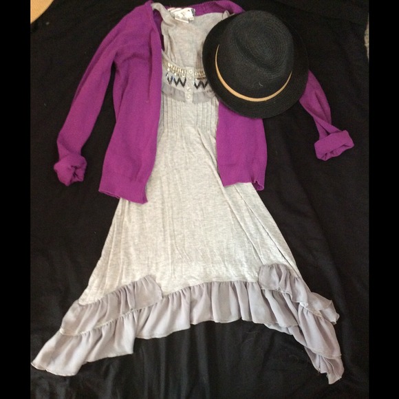 ❌SOLD IN BUNDLE ❌Gray dress with beading detail - Picture 4 of 4