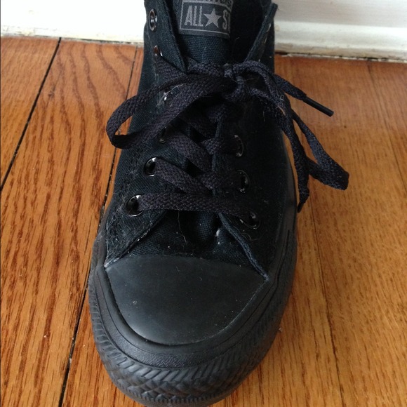 Converse all black low tops, unworn