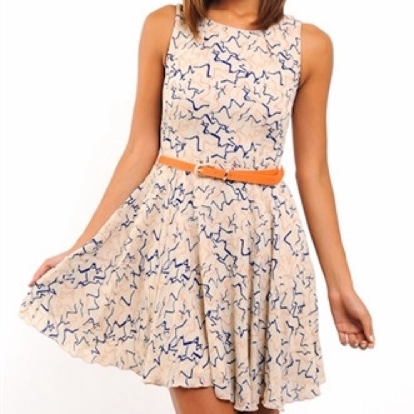 ✨SALE✨ Print Dress with Belt