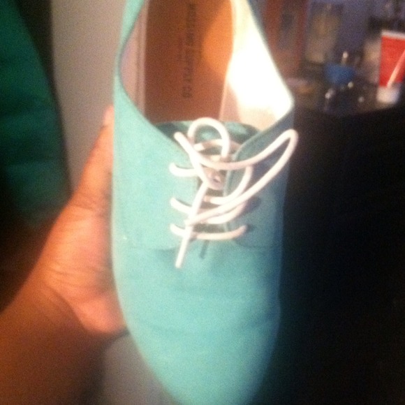 Flat shoes