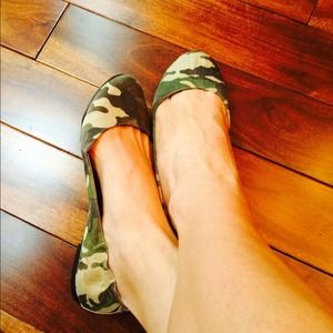 Mossimo military inspired flats.