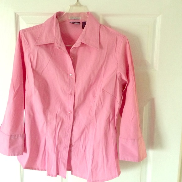 Cute pink 3/4 sleeve button down shirt