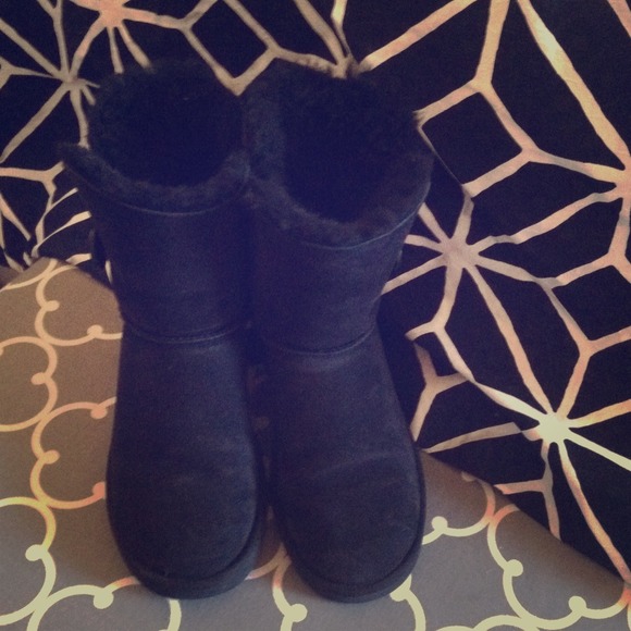 Black bailey uggs today only reduction bundled