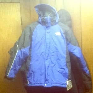 🔺❤🔴 NEW REDUCE $$ North Face Jacket Large Youth