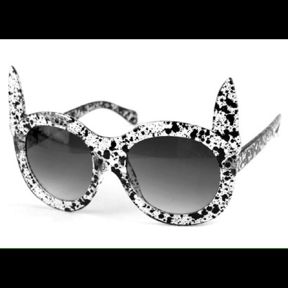 New B&W Speckled Pointy Cat Ear Sunglasses - Picture 1 of 1
