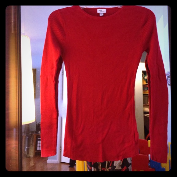 MATERNITY-Red ribbed shirt