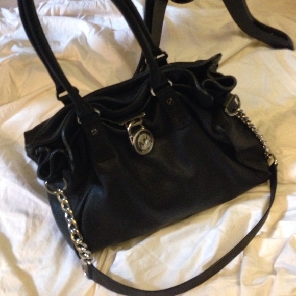 Sold !!!! Michael Kors Hamilton handbag - Picture 2 of 4