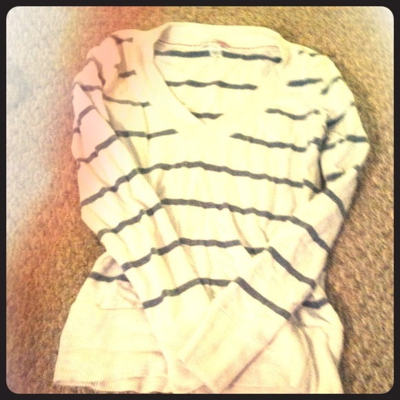 V neck sweater