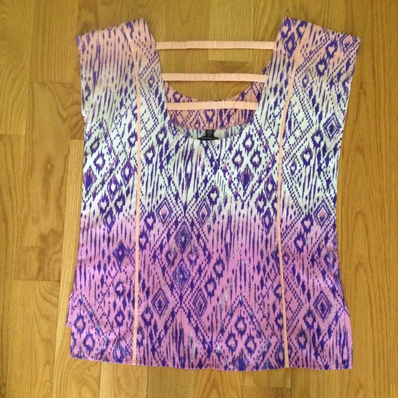 tribal pattern mini high low satin blouse - Picture 2 of 2