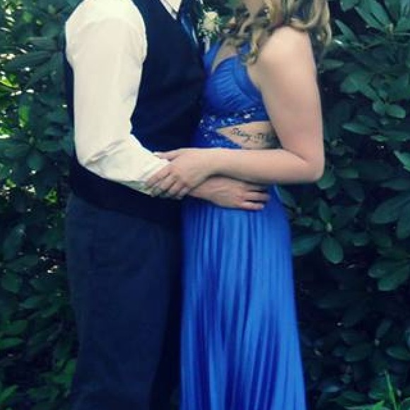 Beautiful prom dress - Picture 2 of 3