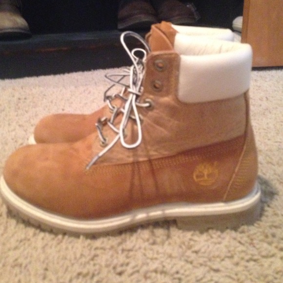 Timberlands - Picture 2 of 4