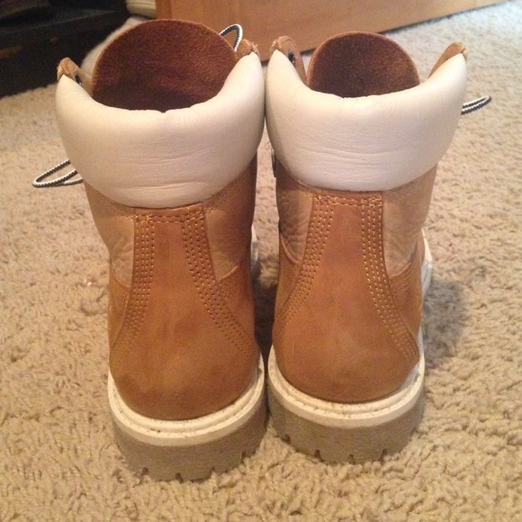 Timberlands - Picture 3 of 4