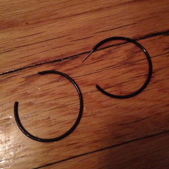 Small black hoops