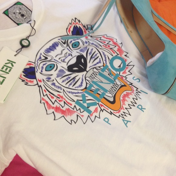 SOLD!!!!Authentic Kenzo Tshirt Small Brand New