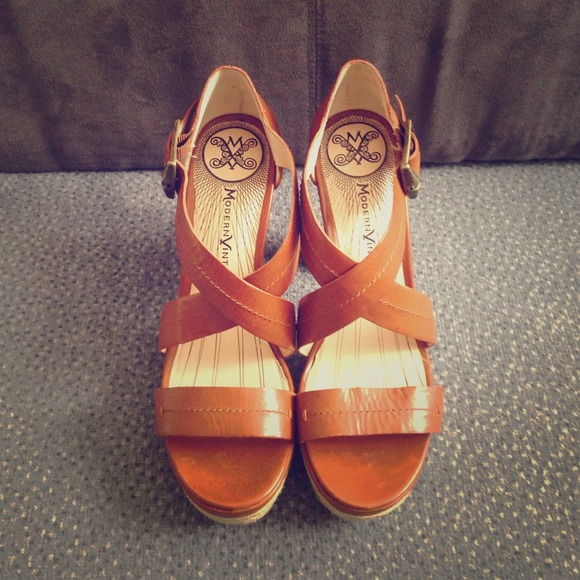 NEVER WORN! 💥💥💥 Modern Vintage Sandals (38.5)
