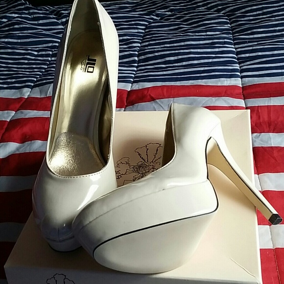 Heels - Picture 2 of 2