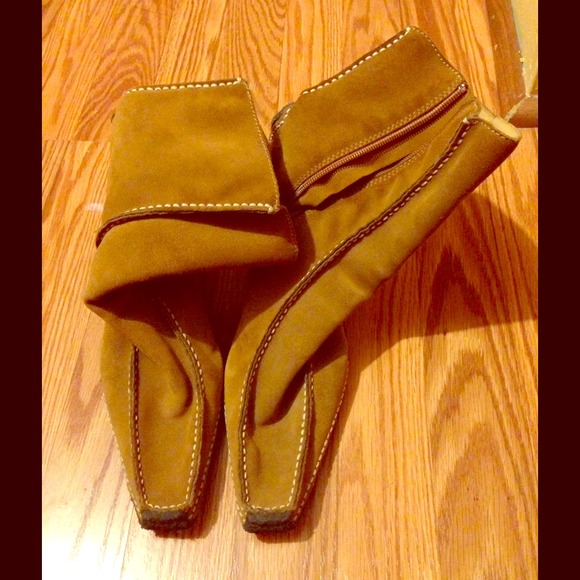 HOLD FOR SHERRY💚 Brown wedge boots