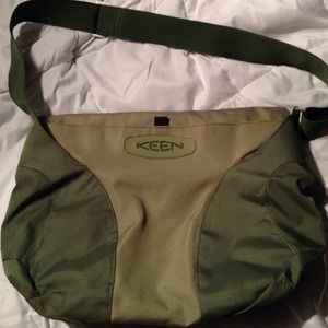 REDUCED🎉🎉🎉🎉Keen laptop bag