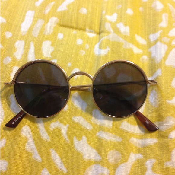 Urban outfitters round sunglasses