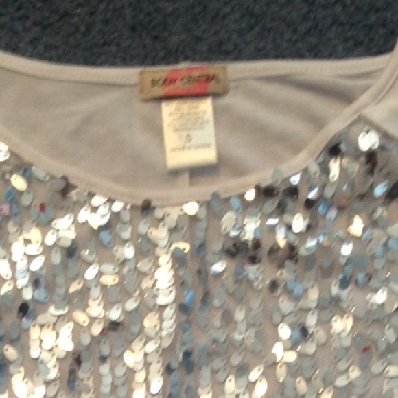 Top - Picture 2 of 2