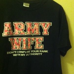 🚩❌SOLD❌🚩Army wife tee