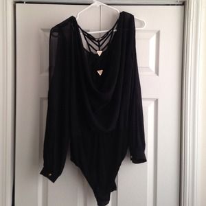 Price reduced🚨A brand new black sheer Blouse! 👯