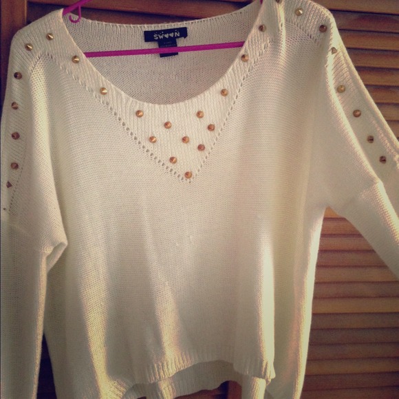 Super comfy cream, studded sweater!! 😊