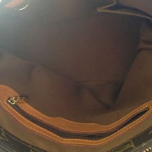 The nice of the purse .