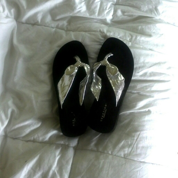 Kenneth Cole Shoes - ☀ Kenneth Cole Silver Wedge Sandals