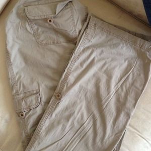 Maternity pants/capris - (willing to bundle)