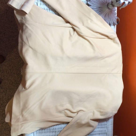 ❌SOLD IN BUNDLEFaux leather limited edition jacket - Picture 4 of 4