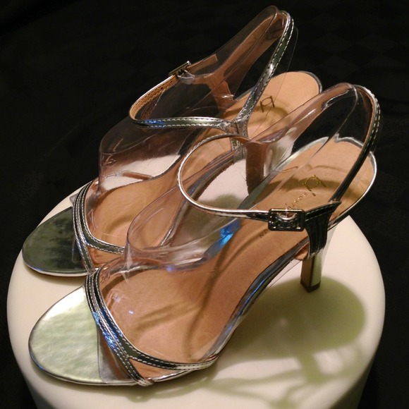Metallic silver sling backs - Picture 2 of 4