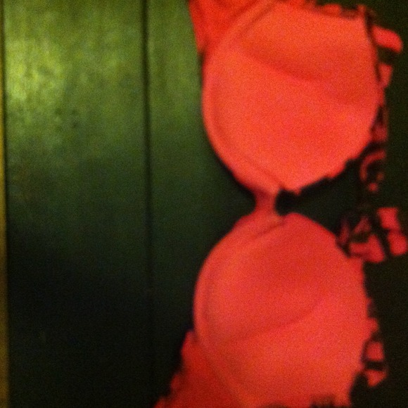 ❌❌ SOLD❌❌ bombshell bikini top, like new - Picture 2 of 4