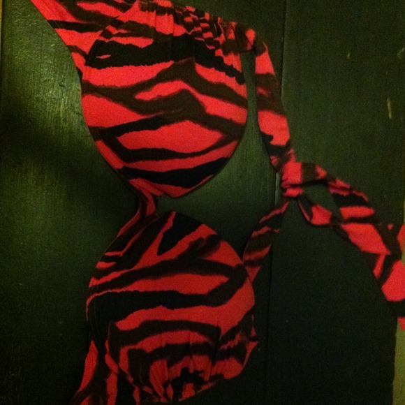 ❌❌ SOLD❌❌ bombshell bikini top, like new - Picture 4 of 4