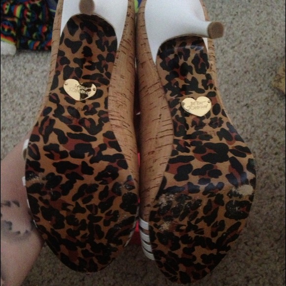 Betsey Johnson Shoes Cork Leopard Soles size 8 - Picture 4 of 4