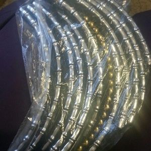 Hair clips, want to sell them :)