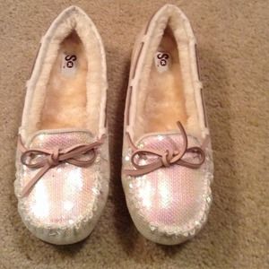 💚20% OFF!💚 NWOT SEQUINED MOCCASINS