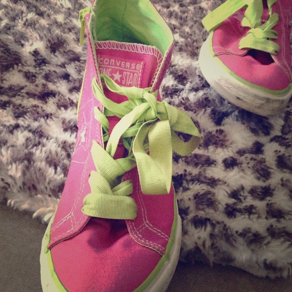 Pink converse