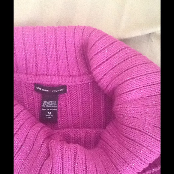 🎯 Sold In Bundle Cold Shoulder Sweater 🎯 - Picture 2 of 2