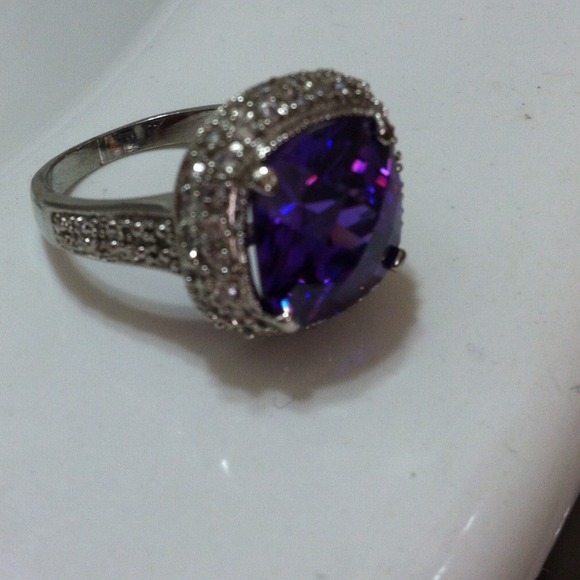 Stunning SS 925/ purple sapphire and Diamonds - Picture 1 of 2