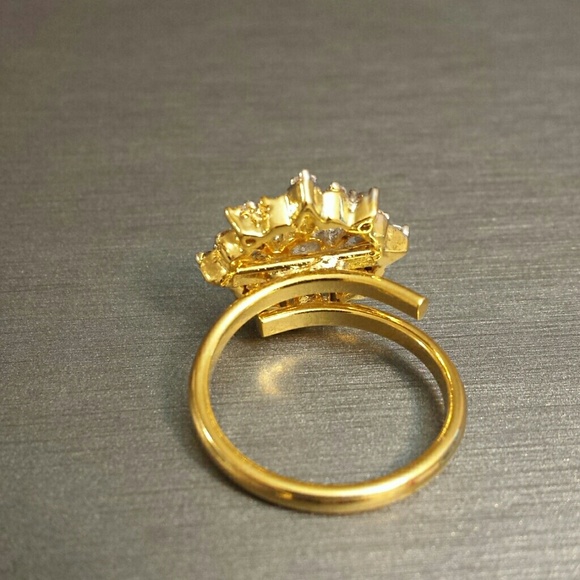 Cubic zirconia snowflake ring - Picture 3 of 4